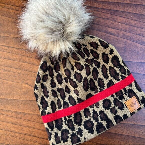 Leopard Print Beanie with faux fur Pom Pom - Picture 1 of 4